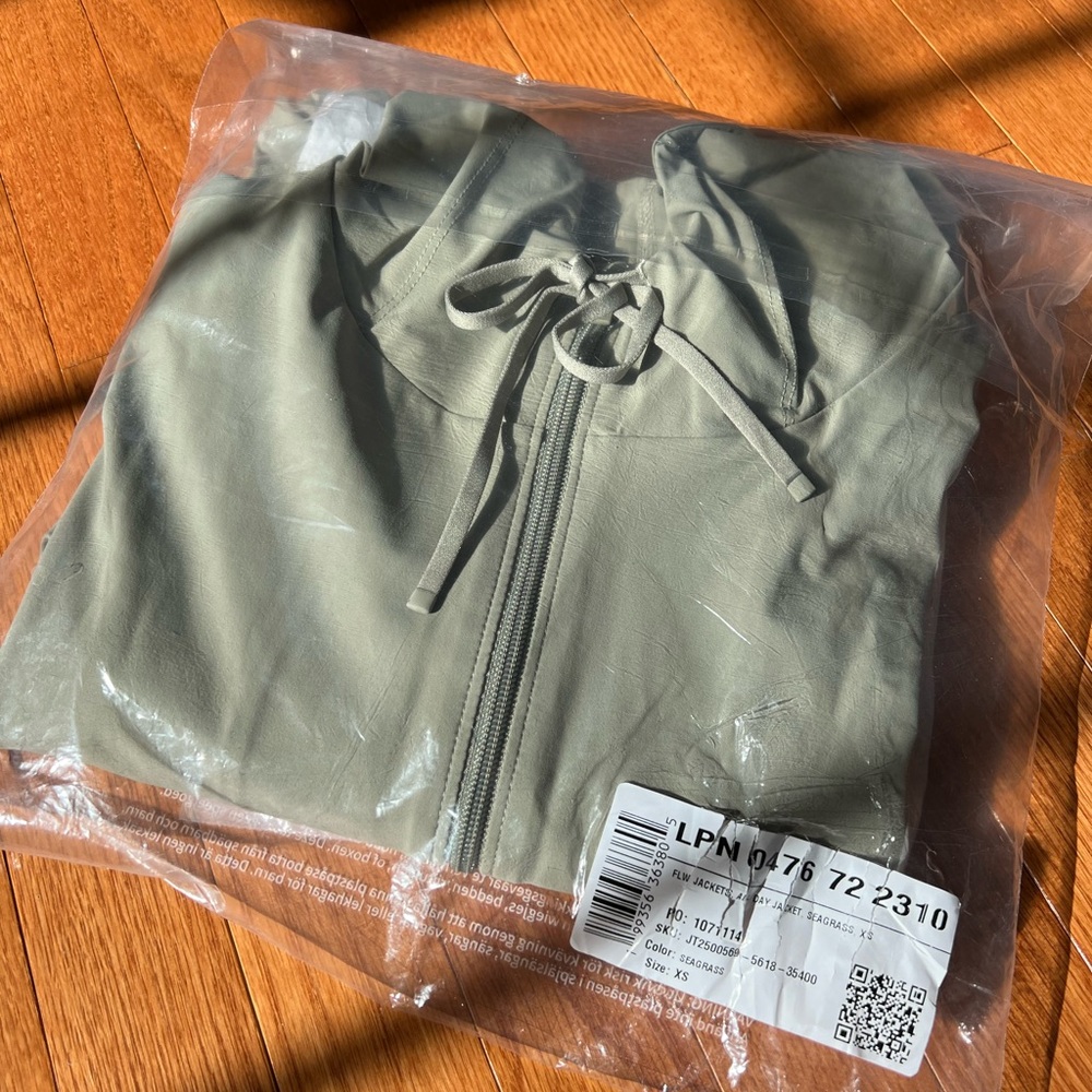 Fabletics All Day Jacket Seagrass color XS - Picture 6 of 6
